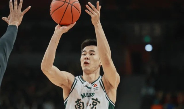 jjb-郭昊文汉兹暴走也带不动同曦！王世龙+3将纯战犯，防守几乎为0！|南京同曦|篮板|比赛|季后赛|球员_新浪体育_新浪新闻
