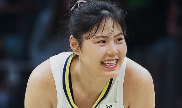 竞技宝-WNBA：李月汝仅4分钟3+1 飞翼险胜狂热揭幕战均破百历史首次