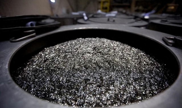 特朗普向全球发出通牒：180天内必须对中国动手，不帮忙就加税