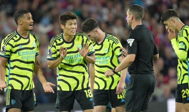 竞技宝app-IFAB讨论VAR是否扩权，以后角球任意球第2黄都审？